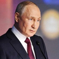 Putin Says US Dollar Dominance Diminishing as Use of ‘Toxic Currencies’ Declines